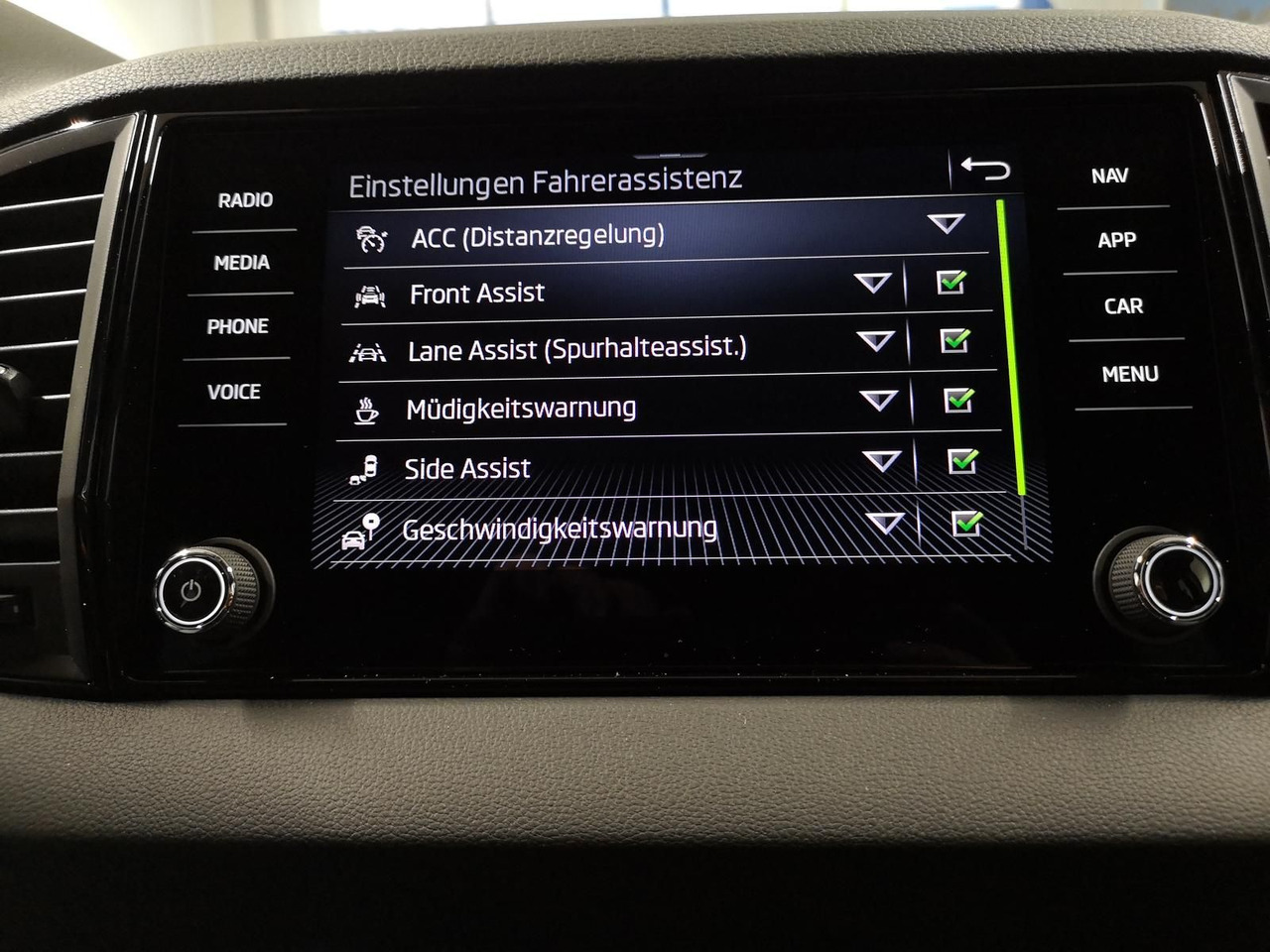 Maastur Skoda Karoq Sportline 2,0TDI DSG 4x4*PSD*AHK*360°*NAVI: pilt 14