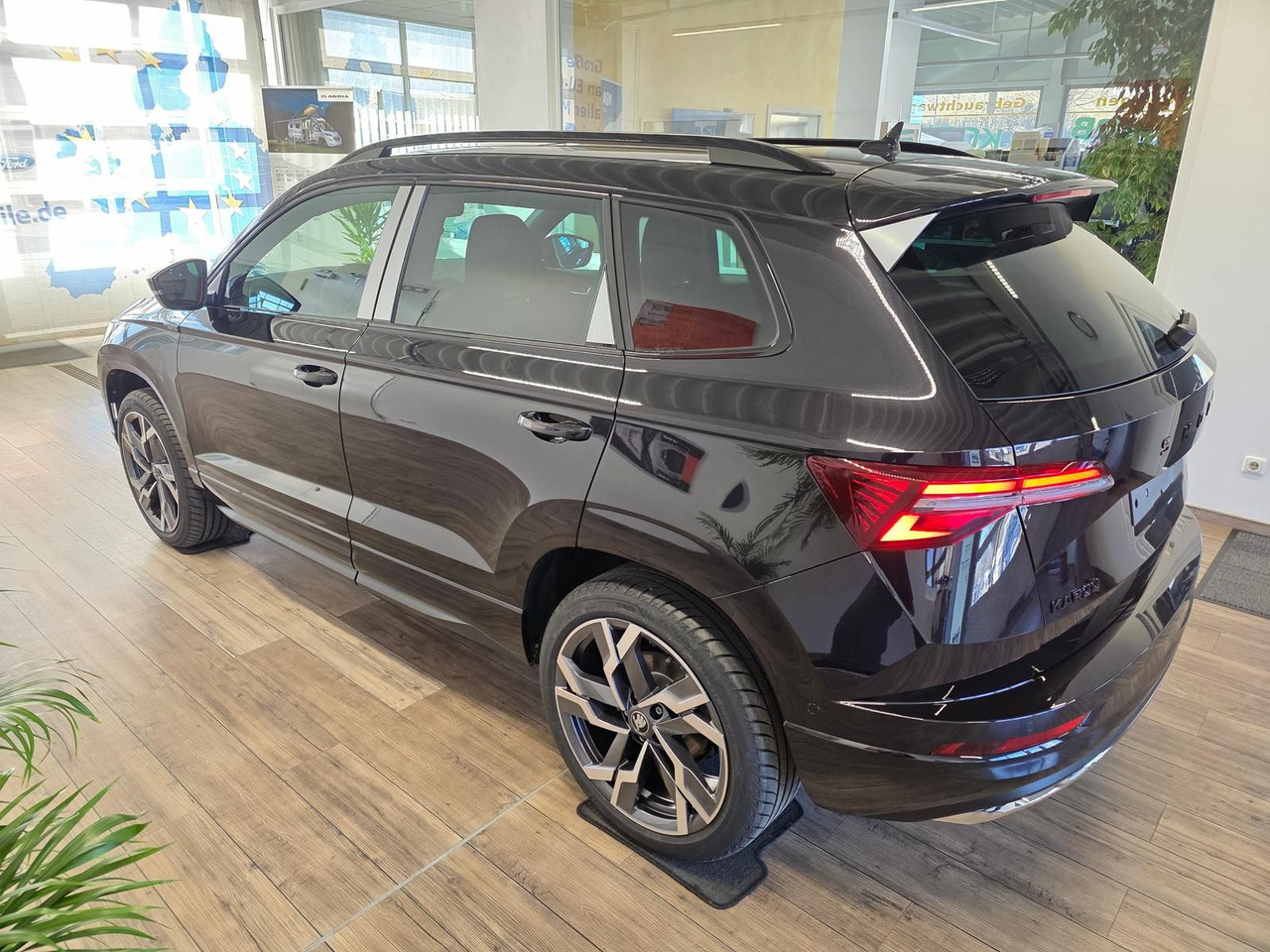 Skoda Karoq Sportline 2,0TDI DSG 4x4*PSD*AHK*360°*NAVI - Maastur: pilt 4 Skoda Karoq Sportline 2,0TDI DSG 4x4*PSD*AHK*360°*NAVI - Maastur: pilt 4