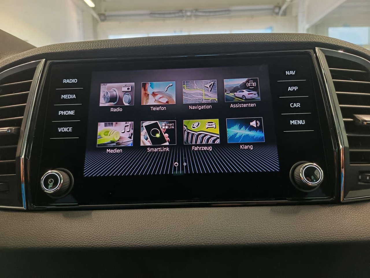Maastur Skoda Karoq Style 1,5TSI DSG*AHK-VORBER*NAVI*LED*R-KAM: pilt 11