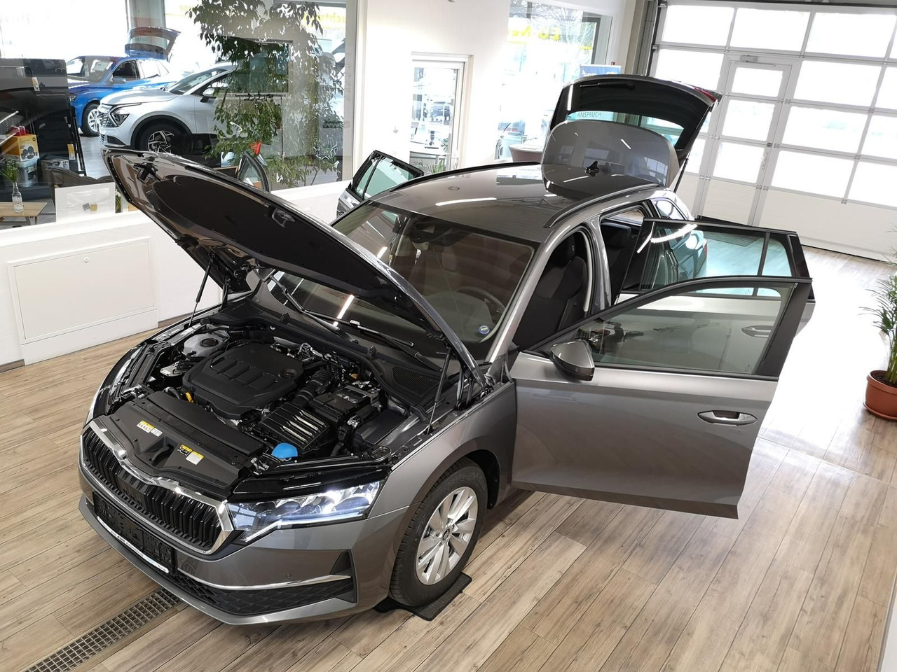 Skoda Octavia Combi Selection DSG*LED*ACC*WINTERPAKET* - Auto: pilt 2 Skoda Octavia Combi Selection DSG*LED*ACC*WINTERPAKET* - Auto: pilt 2