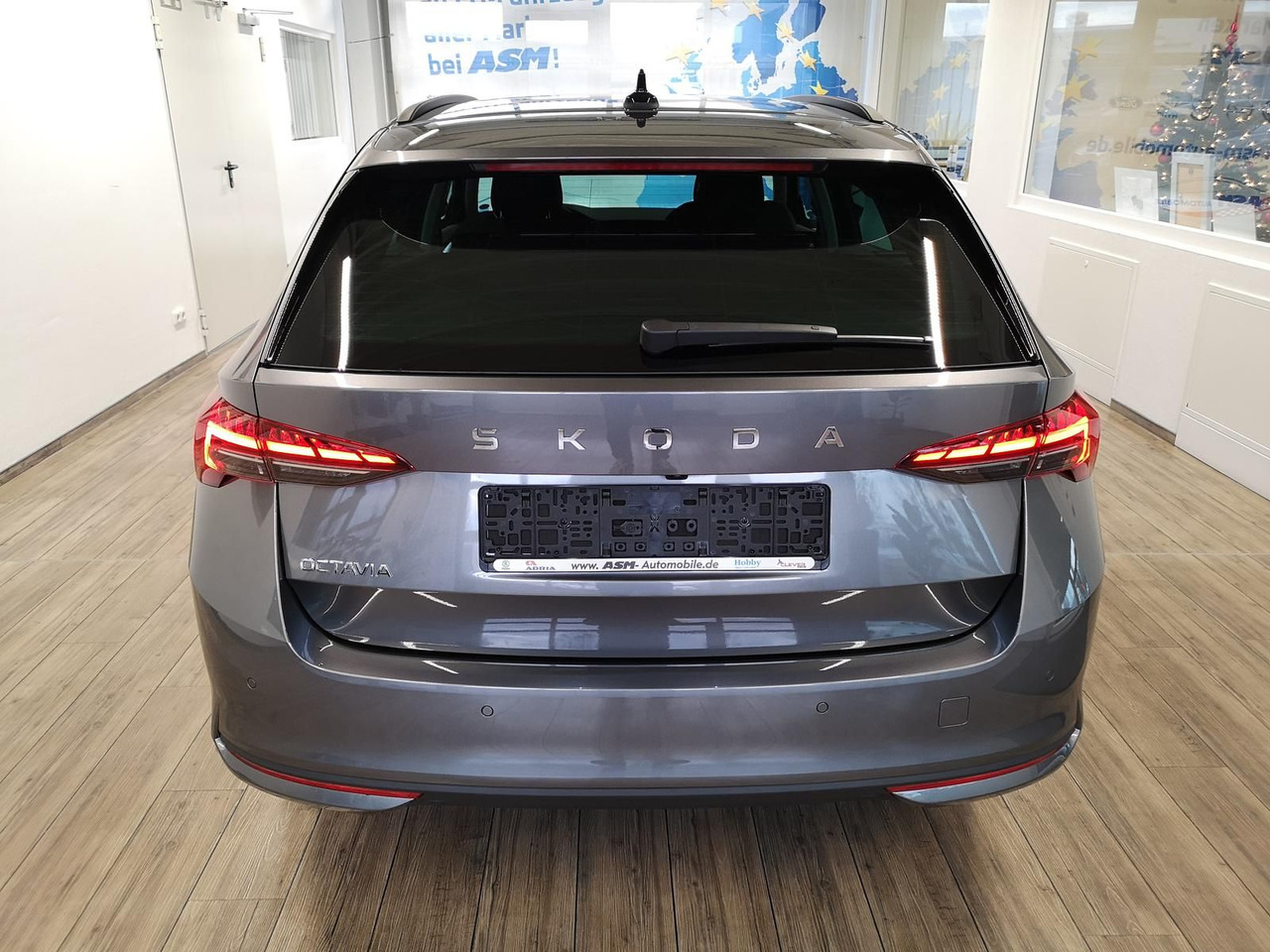 Skoda Octavia Combi Selection DSG*R-KAM*LED*DAB*2xPDC* - Universaal: pilt 4 Skoda Octavia Combi Selection DSG*R-KAM*LED*DAB*2xPDC* - Universaal: pilt 4
