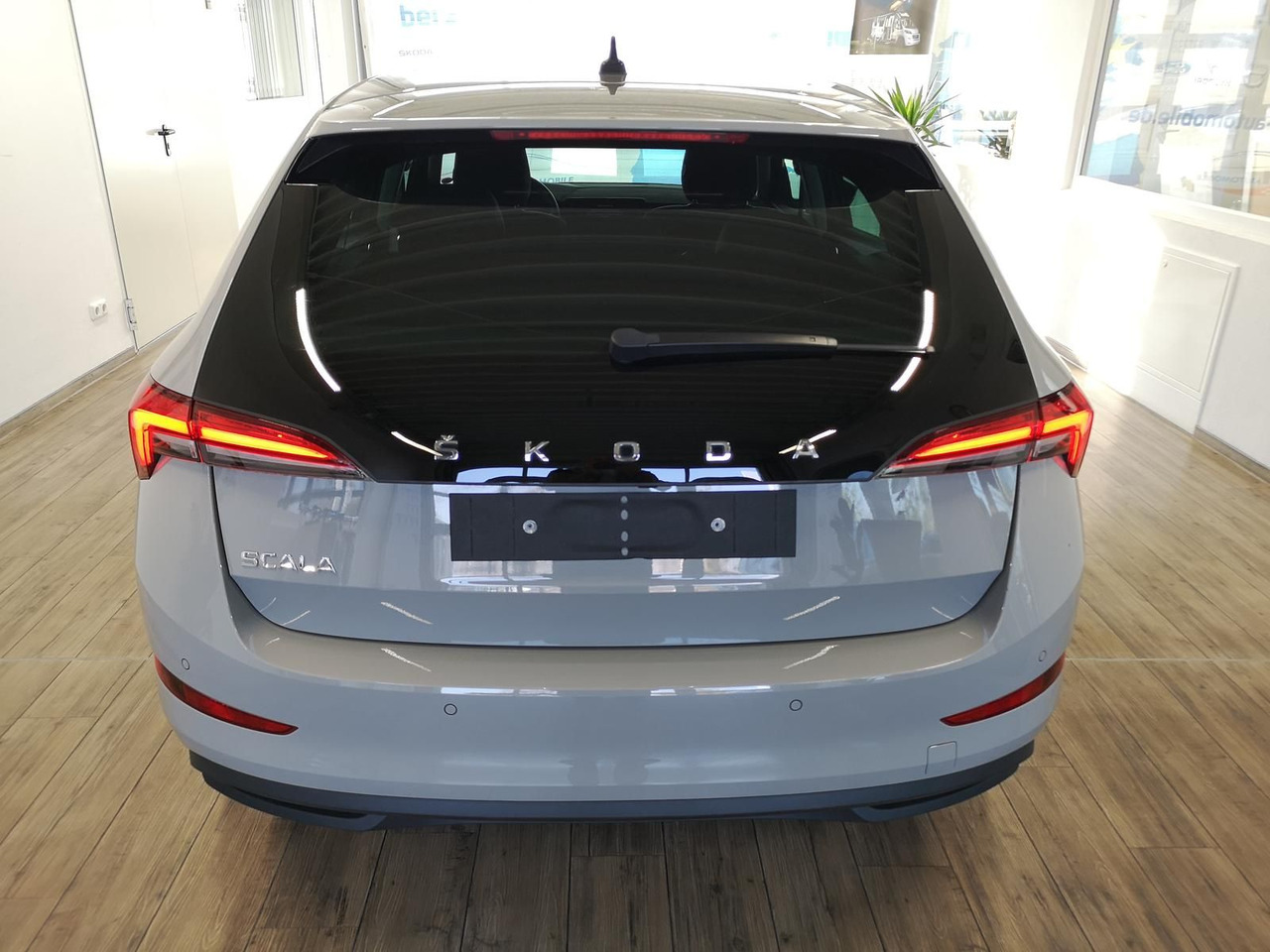 Skoda Scala Ambition 1,0 TSI 81 kW*NAVI*LED*R-KAM*PDC* - Sedaan: pilt 5 Skoda Scala Ambition 1,0 TSI 81 kW*NAVI*LED*R-KAM*PDC* - Sedaan: pilt 5