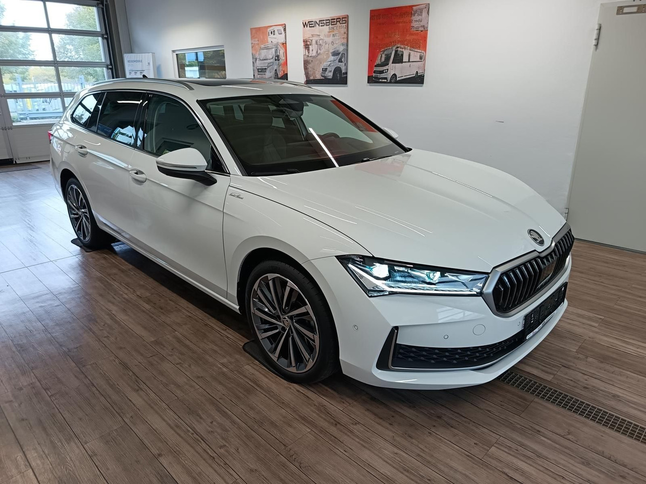 Skoda Superb Combi L&K 2,0TDI 4x4*PSD*STD.HZG*360°*HUD - Universaal: pilt 3 Skoda Superb Combi L&K 2,0TDI 4x4*PSD*STD.HZG*360°*HUD - Universaal: pilt 3