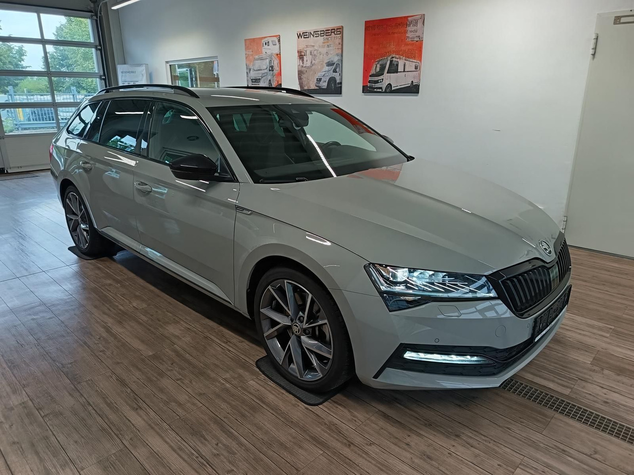 Skoda Superb Combi Sportline 2.0TSI DSG4x4*AHK*DCC*ACC - Auto: pilt 3 Skoda Superb Combi Sportline 2.0TSI DSG4x4*AHK*DCC*ACC - Auto: pilt 3