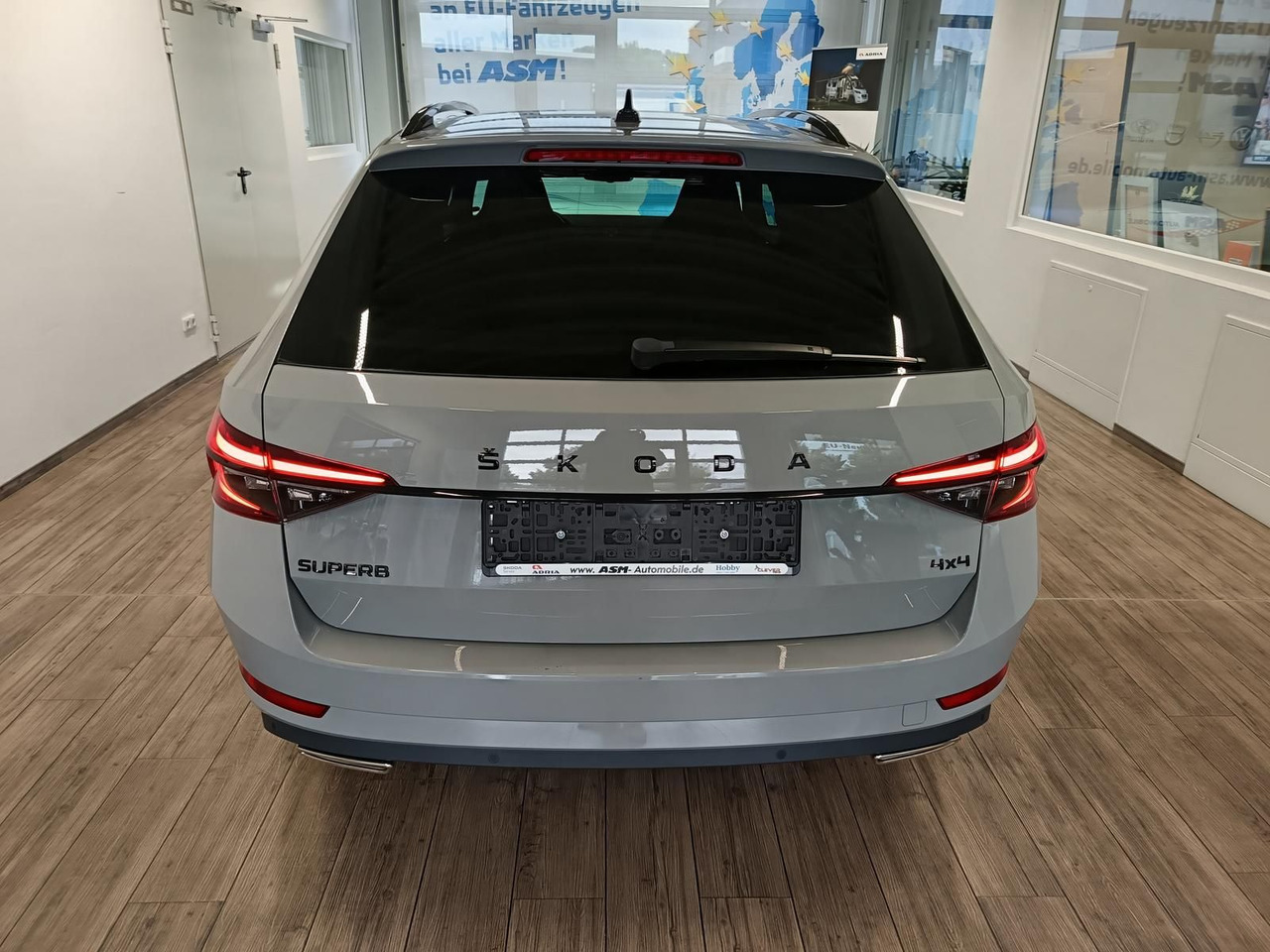 Skoda Superb Combi Sportline 2.0TSI DSG4x4*AHK*DCC*ACC - Auto: pilt 5 Skoda Superb Combi Sportline 2.0TSI DSG4x4*AHK*DCC*ACC - Auto: pilt 5