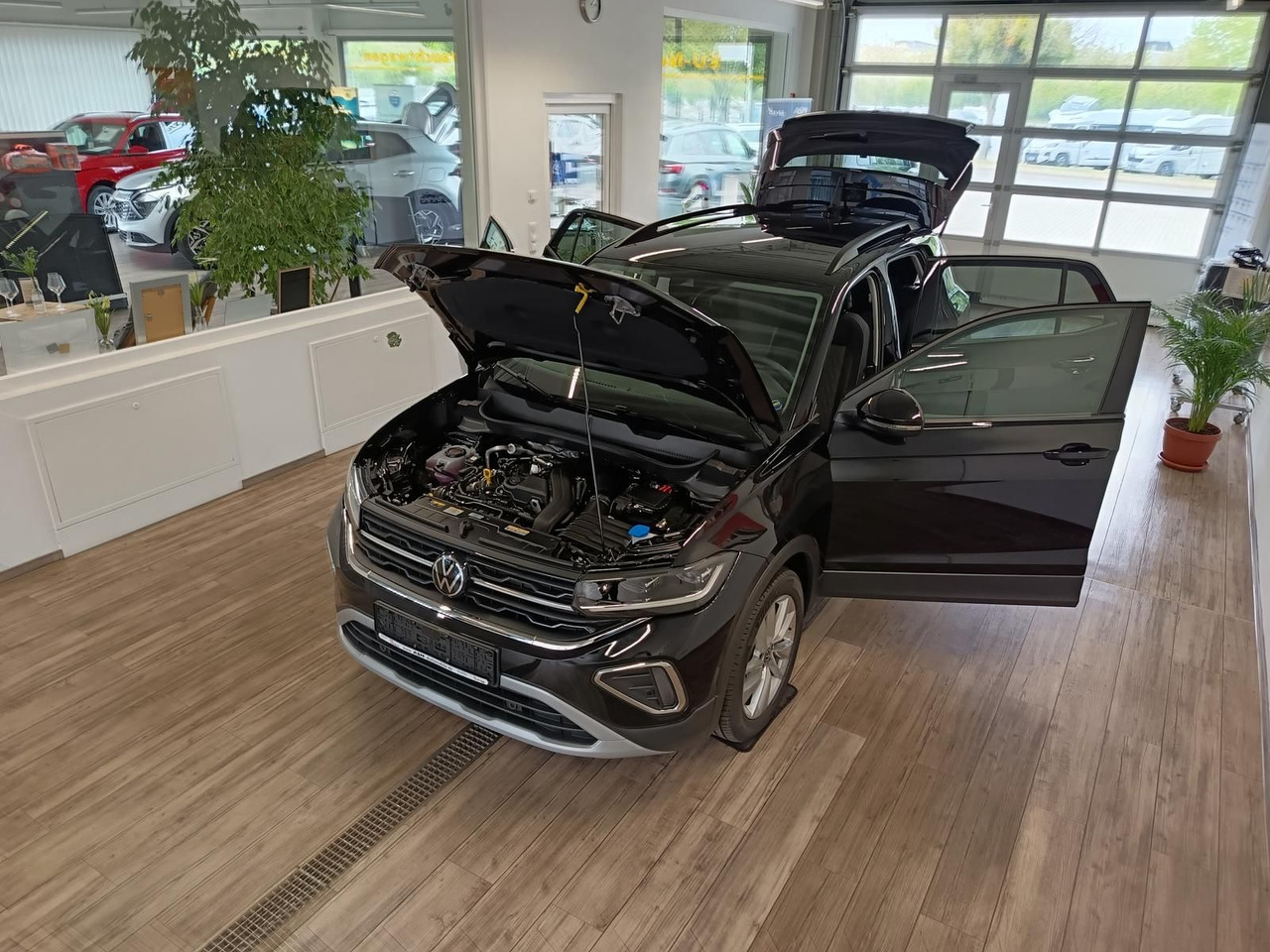 Volkswagen T-Cross Life 1.5 TSI DSG*AHK*MATRIX LED*ACC*SHZ* - Maastur: pilt 2 Volkswagen T-Cross Life 1.5 TSI DSG*AHK*MATRIX LED*ACC*SHZ* - Maastur: pilt 2