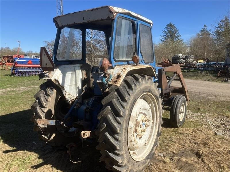 Ford 4000 Med frontlæsser - Traktor: pilt 3 Ford 4000 Med frontlæsser - Traktor: pilt 3