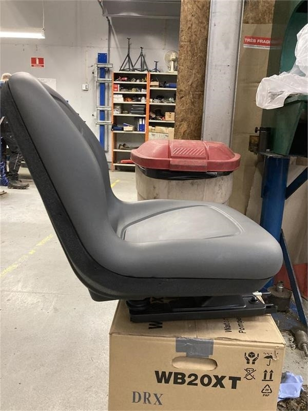 Husqvarna P524X Efi Sæde - Fabriksnyt 591352601 - Muruniiduk: pilt 2 Husqvarna P524X Efi Sæde - Fabriksnyt 591352601 - Muruniiduk: pilt 2
