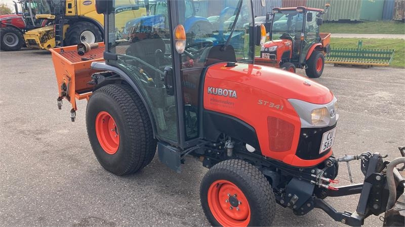 Kubota ST341 inkl. 150 cm kost og udlægger - Munitsipaaltraktor: pilt 4 Kubota ST341 inkl. 150 cm kost og udlægger - Munitsipaaltraktor: pilt 4