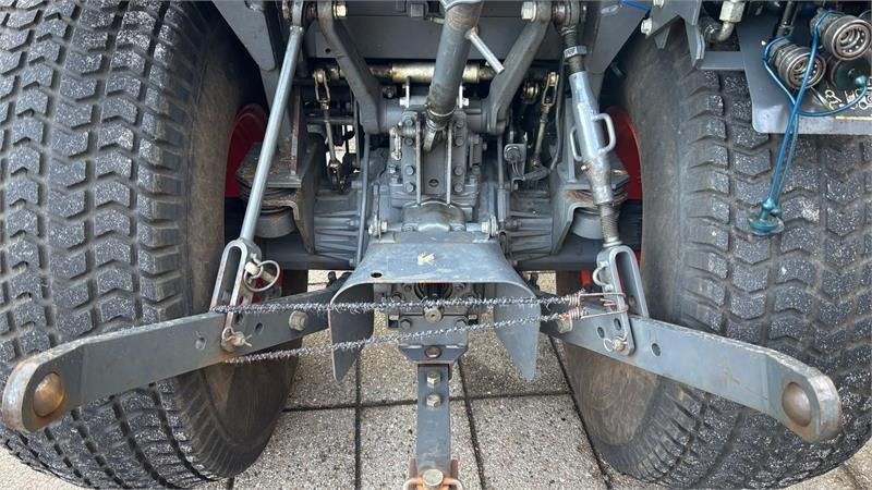 Kubota STW37 Kompakttraktor - Munitsipaaltraktor: pilt 5 Kubota STW37 Kompakttraktor - Munitsipaaltraktor: pilt 5