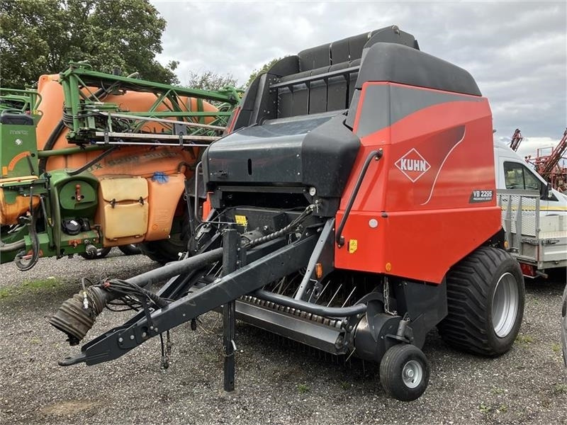 Kuhn VB 2295 - Heinapress, ümmargune: pilt 2 Kuhn VB 2295 - Heinapress, ümmargune: pilt 2
