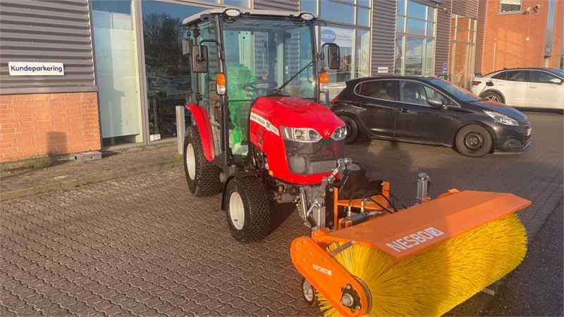 Massey Ferguson 1740 HC Frontlift/pto og 150 cm fejemaskine - Munitsipaaltraktor: pilt 3 Massey Ferguson 1740 HC Frontlift/pto og 150 cm fejemaskine - Munitsipaaltraktor: pilt 3