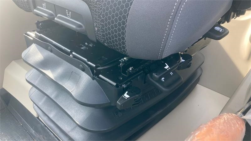 Traktor Massey Ferguson 5S.145 Exclusive Dyna-6 Exclusive: pilt 12 Traktor Massey Ferguson 5S.145 Exclusive Dyna-6 Exclusive: pilt 12