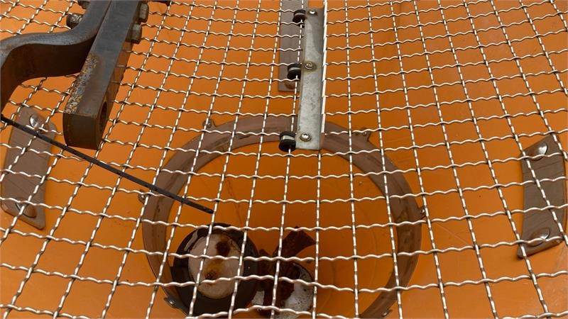 Matev SPR-DS 400 IX PTO drevet - Liiva-/ Soolajaotur - Kommunaal-/ Erisõiduk: pilt 2 Matev SPR-DS 400 IX PTO drevet - Liiva-/ Soolajaotur - Kommunaal-/ Erisõiduk: pilt 2