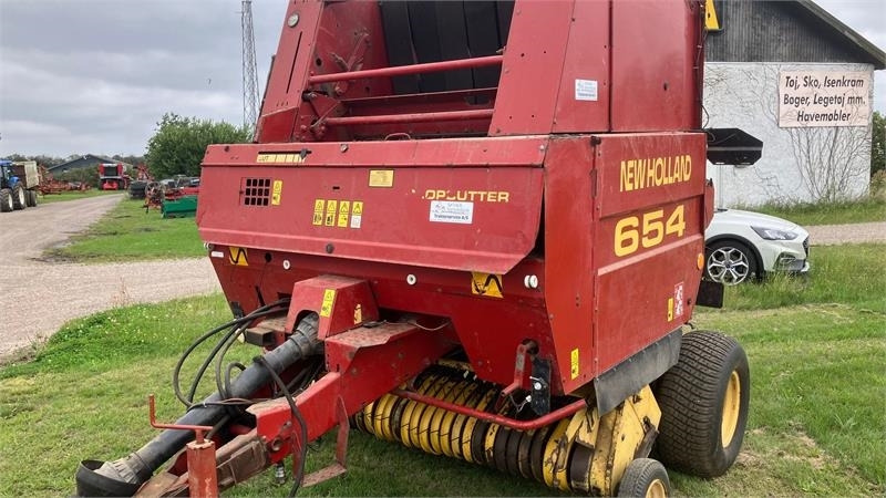 New Holland 654 RUNDBALLEPRESSER Cropcutter - Heinapress, ümmargune: pilt 2 New Holland 654 RUNDBALLEPRESSER Cropcutter - Heinapress, ümmargune: pilt 2