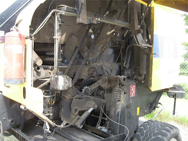 New Holland BR7070 med SUPER FEED - Heinapress, ümmargune: pilt 5 New Holland BR7070 med SUPER FEED - Heinapress, ümmargune: pilt 5