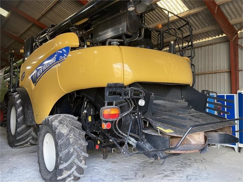New Holland CR9090 35 fod VF bord og 4wd mm. - Kombain: pilt 4 New Holland CR9090 35 fod VF bord og 4wd mm. - Kombain: pilt 4
