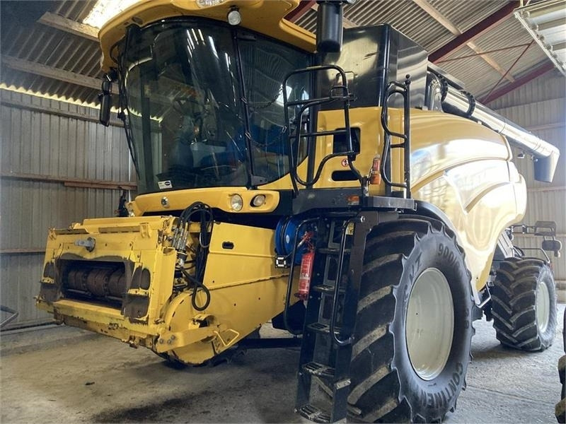 New Holland CR9090 35 fod VF bord og 4wd mm. - Kombain: pilt 1 New Holland CR9090 35 fod VF bord og 4wd mm. - Kombain: pilt 1