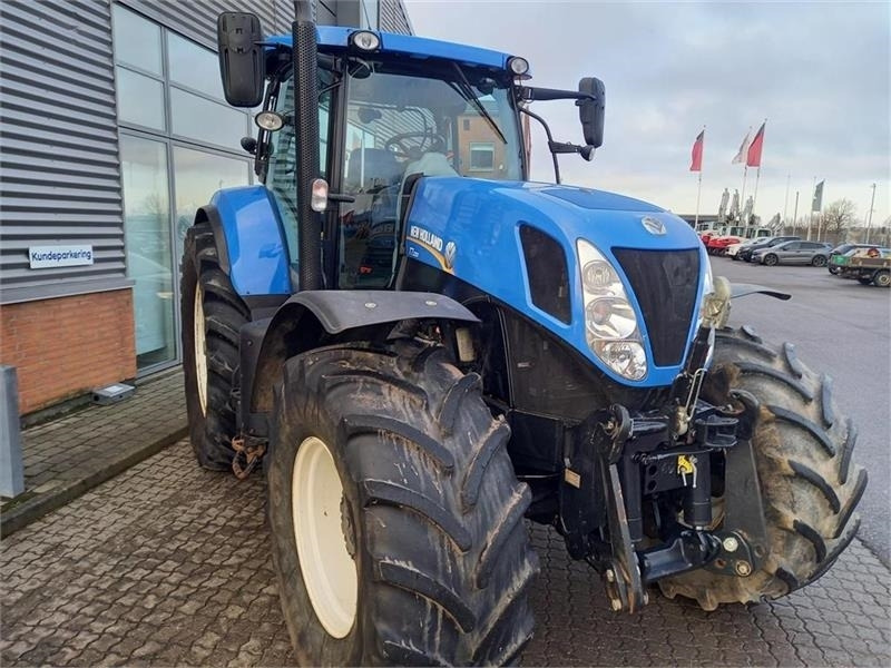 New Holland T7.220 - Traktor: pilt 4 New Holland T7.220 - Traktor: pilt 4
