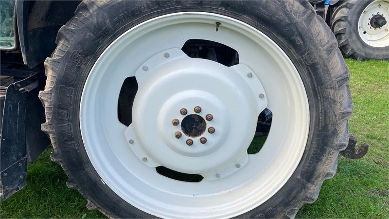 Taurus 270/95R32 - 300/95R46 - Rehv - Põllutööseade: pilt 4 Taurus 270/95R32 - 300/95R46 - Rehv - Põllutööseade: pilt 4
