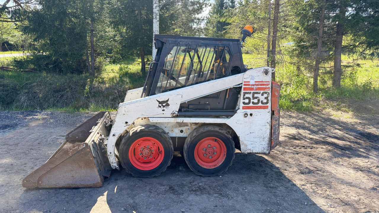 Bobcat 553 - Kompaktlaadur: pilt 2 Bobcat 553 - Kompaktlaadur: pilt 2