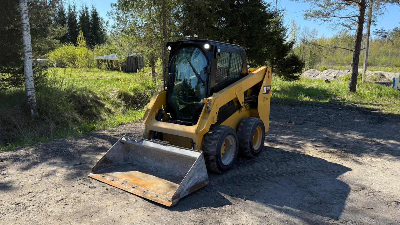 CAT 226D - Kompaktlaadur: pilt 1 CAT 226D - Kompaktlaadur: pilt 1