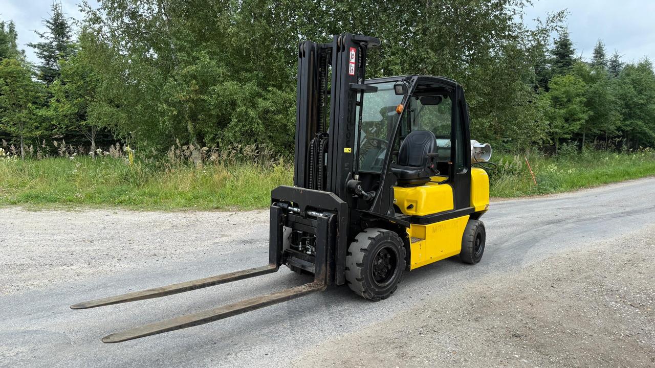 Nissan DX30 - Diiseltõstuk: pilt 1 Nissan DX30 - Diiseltõstuk: pilt 1