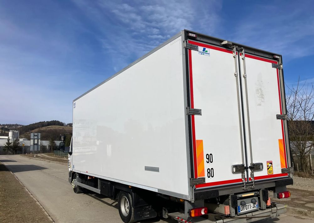 DAF Daf LF 12.210 chłodnia multi temperatura 16 palet - Külmutiga veoauto: pilt 4 DAF Daf LF 12.210 chłodnia multi temperatura 16 palet - Külmutiga veoauto: pilt 4