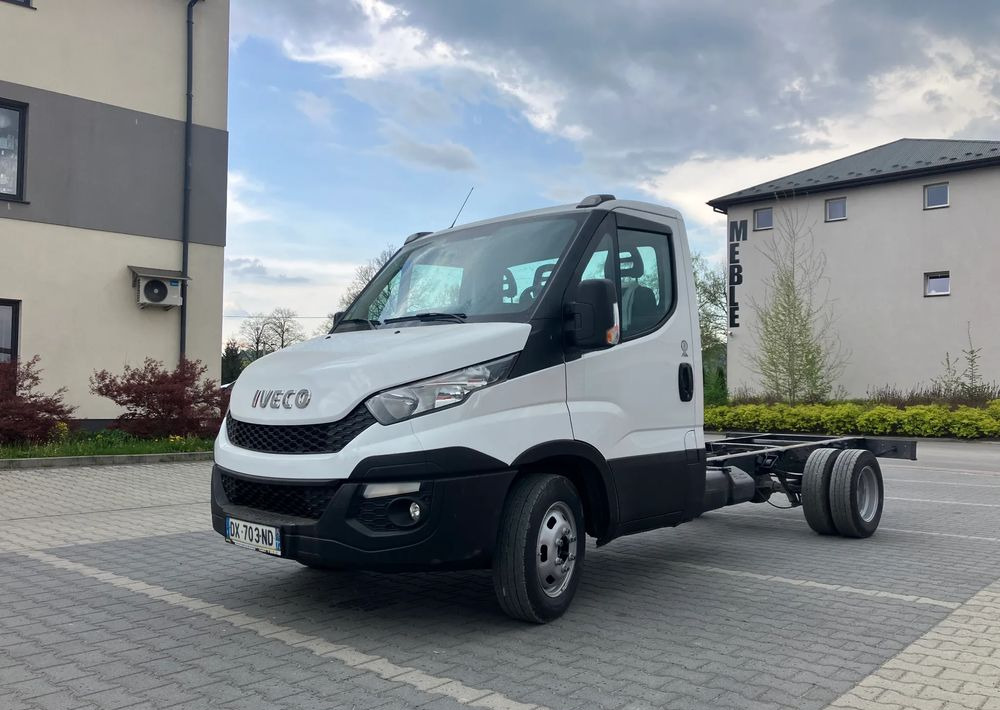 Iveco DAILY 35C13 ramo do zabudowy kiper wywrotka - Kabiinišassiiga veoauto: pilt 1 Iveco DAILY 35C13 ramo do zabudowy kiper wywrotka - Kabiinišassiiga veoauto: pilt 1