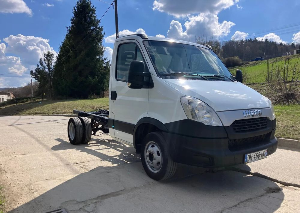 Iveco DAILY 35C13 ramo do zabudowy kiper wywrotka - Kabiinišassiiga veoauto: pilt 1 Iveco DAILY 35C13 ramo do zabudowy kiper wywrotka - Kabiinišassiiga veoauto: pilt 1