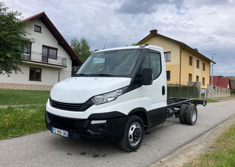 Iveco DAILY 35C14 ramo do zabudowy kiper wywrotka - Kabiinišassiiga veoauto: pilt 1 Iveco DAILY 35C14 ramo do zabudowy kiper wywrotka - Kabiinišassiiga veoauto: pilt 1