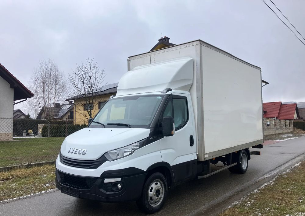 Iveco DAILY 35C16 kontener kurierka winda - Tarbesõiduk furgoon: pilt 1 Iveco DAILY 35C16 kontener kurierka winda - Tarbesõiduk furgoon: pilt 1