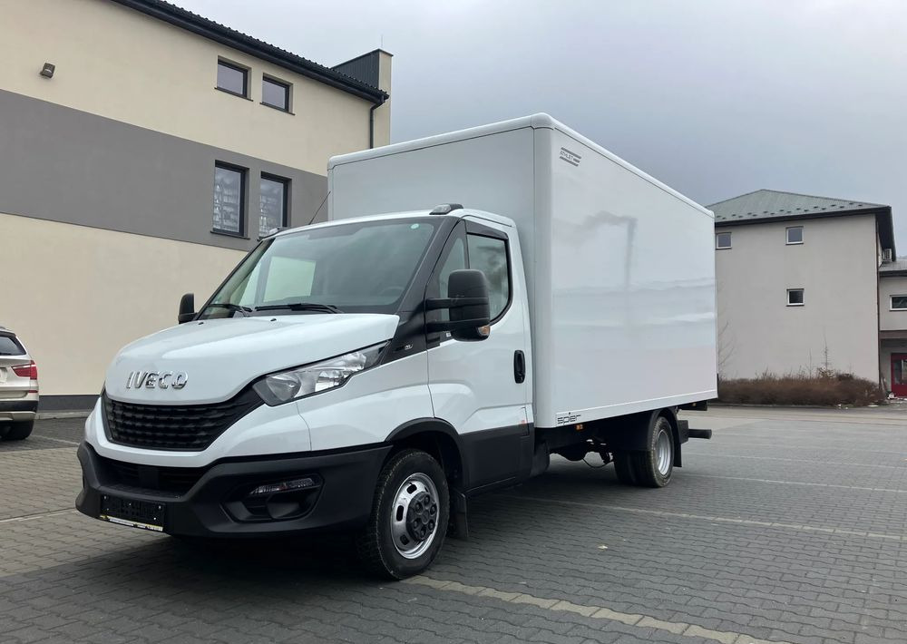 Iveco DAILY 35C16 kontener kurierka winda STAN PERFEKCYJNY - Tarbesõiduk furgoon: pilt 1 Iveco DAILY 35C16 kontener kurierka winda STAN PERFEKCYJNY - Tarbesõiduk furgoon: pilt 1