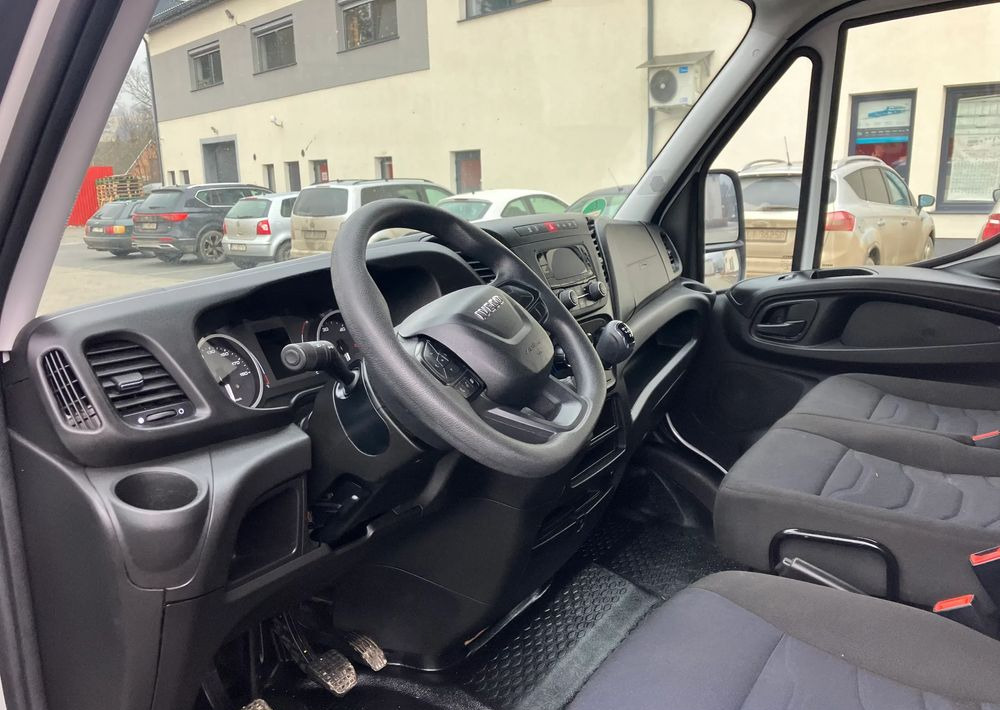 Iveco DAILY 35C16 kontener kurierka winda STAN PERFEKCYJNY - Tarbesõiduk furgoon: pilt 5 Iveco DAILY 35C16 kontener kurierka winda STAN PERFEKCYJNY - Tarbesõiduk furgoon: pilt 5
