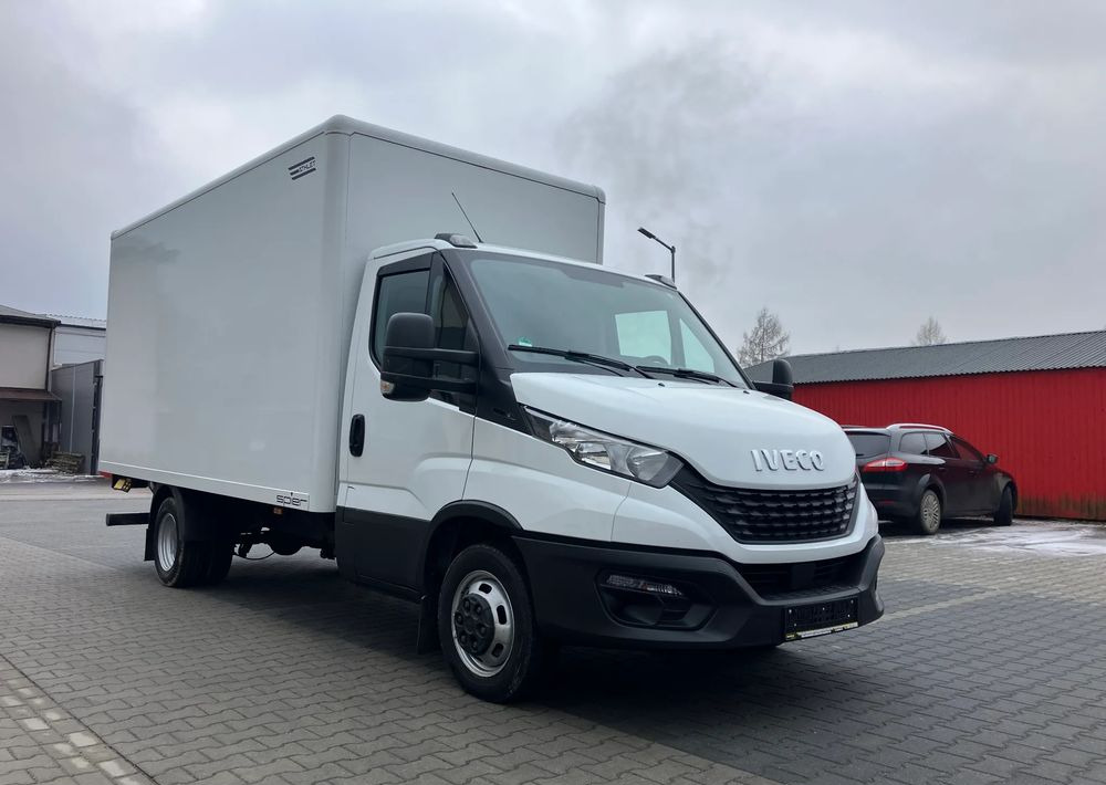 Iveco DAILY 35C16 kontener kurierka winda STAN PERFEKCYJNY - Tarbesõiduk furgoon: pilt 2 Iveco DAILY 35C16 kontener kurierka winda STAN PERFEKCYJNY - Tarbesõiduk furgoon: pilt 2