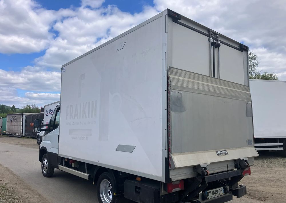 Iveco Daily 35C15 chłodnia 6 palet winda - Tarbesõiduk külmik: pilt 4 Iveco Daily 35C15 chłodnia 6 palet winda - Tarbesõiduk külmik: pilt 4