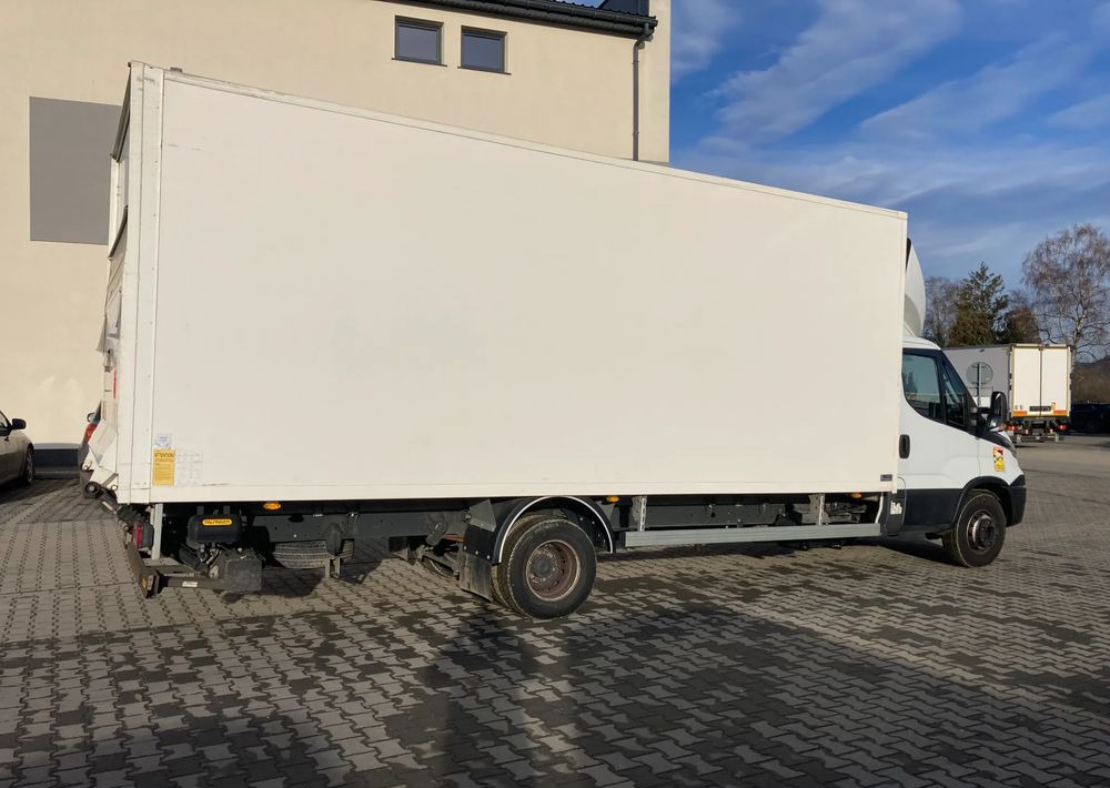 Iveco Iveco Daily 70C18 kurierka kontener 13 palet - Kasti veoauto: pilt 4 Iveco Iveco Daily 70C18 kurierka kontener 13 palet - Kasti veoauto: pilt 4