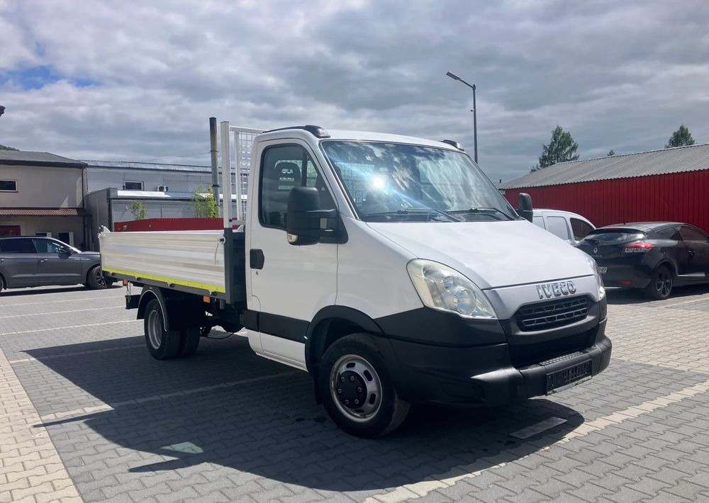Iveco Iveco daily 35C13 wywrotka solidny kiper - Tarbesõiduk kallur: pilt 4 Iveco Iveco daily 35C13 wywrotka solidny kiper - Tarbesõiduk kallur: pilt 4