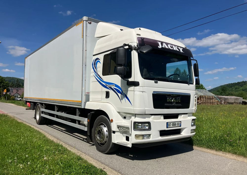 MAN MAN TGM 18.290 KURIERKA KONTENER 20 PALET SYPIALKA - Kasti veoauto: pilt 2 MAN MAN TGM 18.290 KURIERKA KONTENER 20 PALET SYPIALKA - Kasti veoauto: pilt 2
