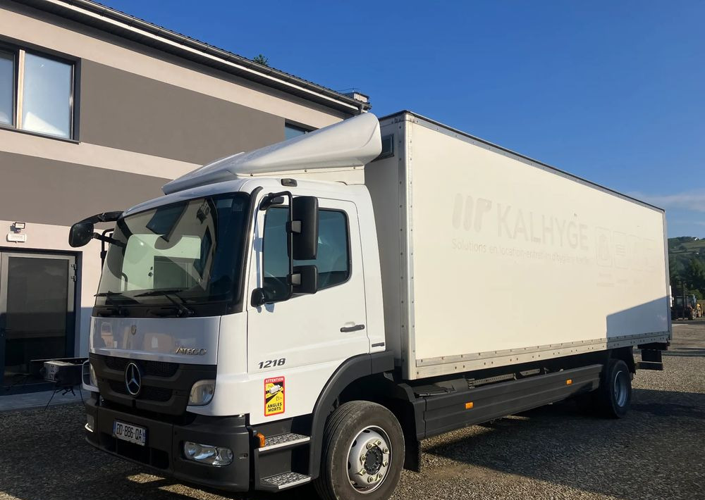 Mercedes-Benz Atego 1218 kurierka kontener - Kasti veoauto: pilt 2 Mercedes-Benz Atego 1218 kurierka kontener - Kasti veoauto: pilt 2