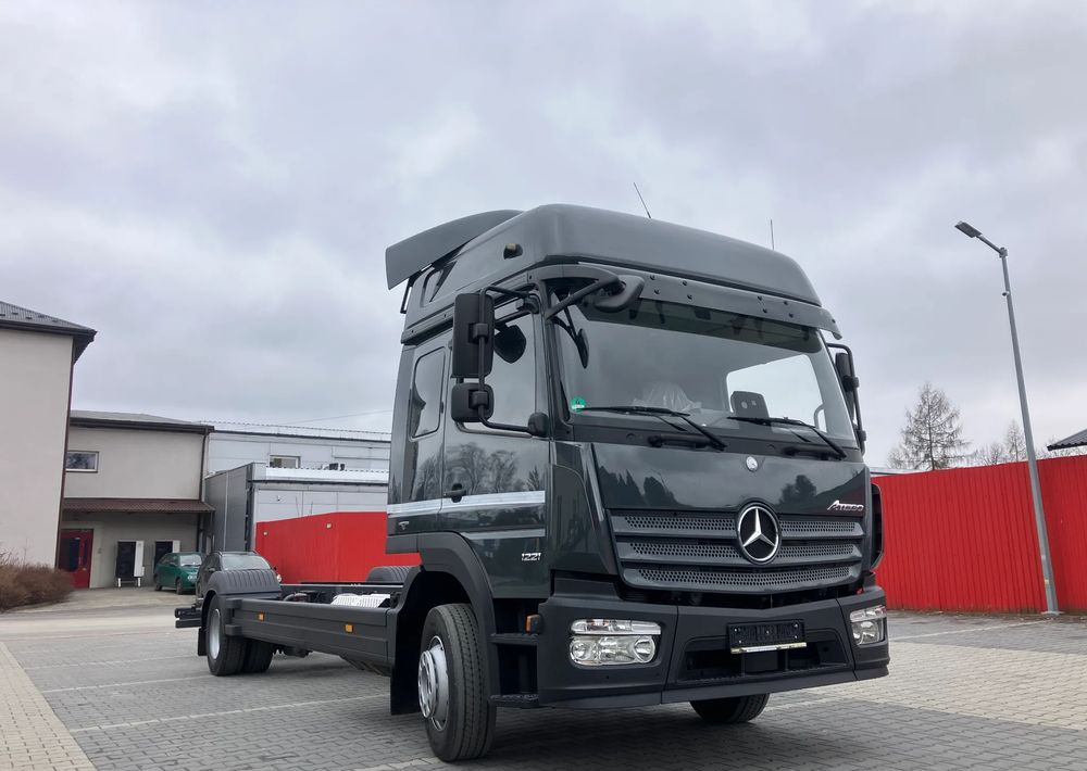 Mercedes-Benz Mercedes Atego 1221 sypialka euro6 Rama do zabudowy - Kabiinišassiiga veoauto: pilt 2 Mercedes-Benz Mercedes Atego 1221 sypialka euro6 Rama do zabudowy - Kabiinišassiiga veoauto: pilt 2