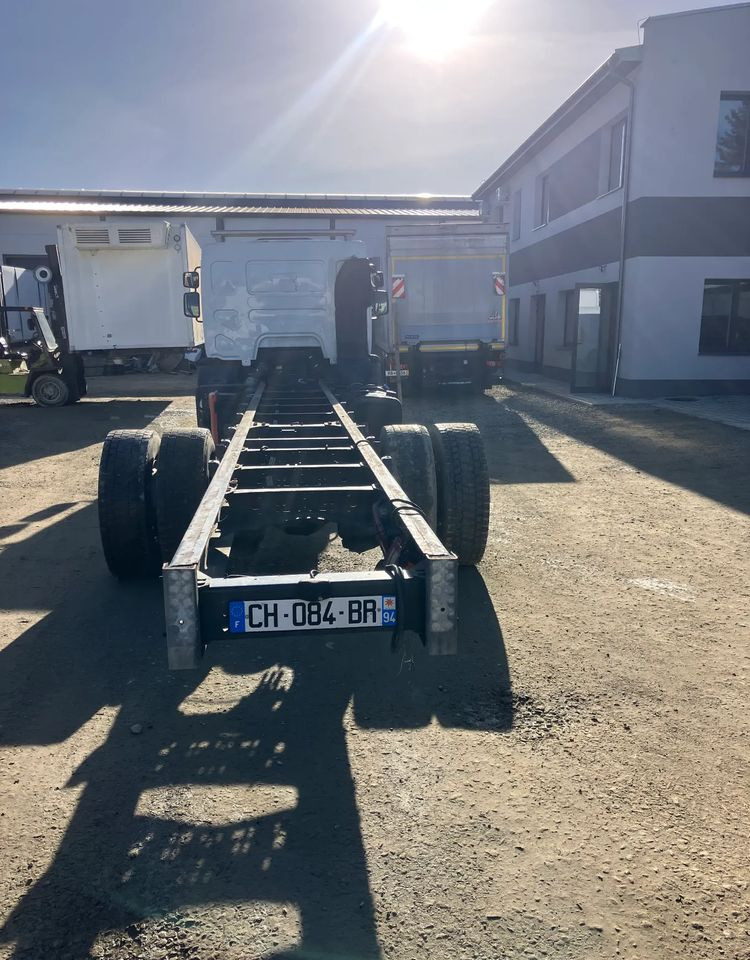 Renault RENAULT Premium 280 ramo do zabudowy - Kabiinišassiiga veoauto: pilt 4 Renault RENAULT Premium 280 ramo do zabudowy - Kabiinišassiiga veoauto: pilt 4