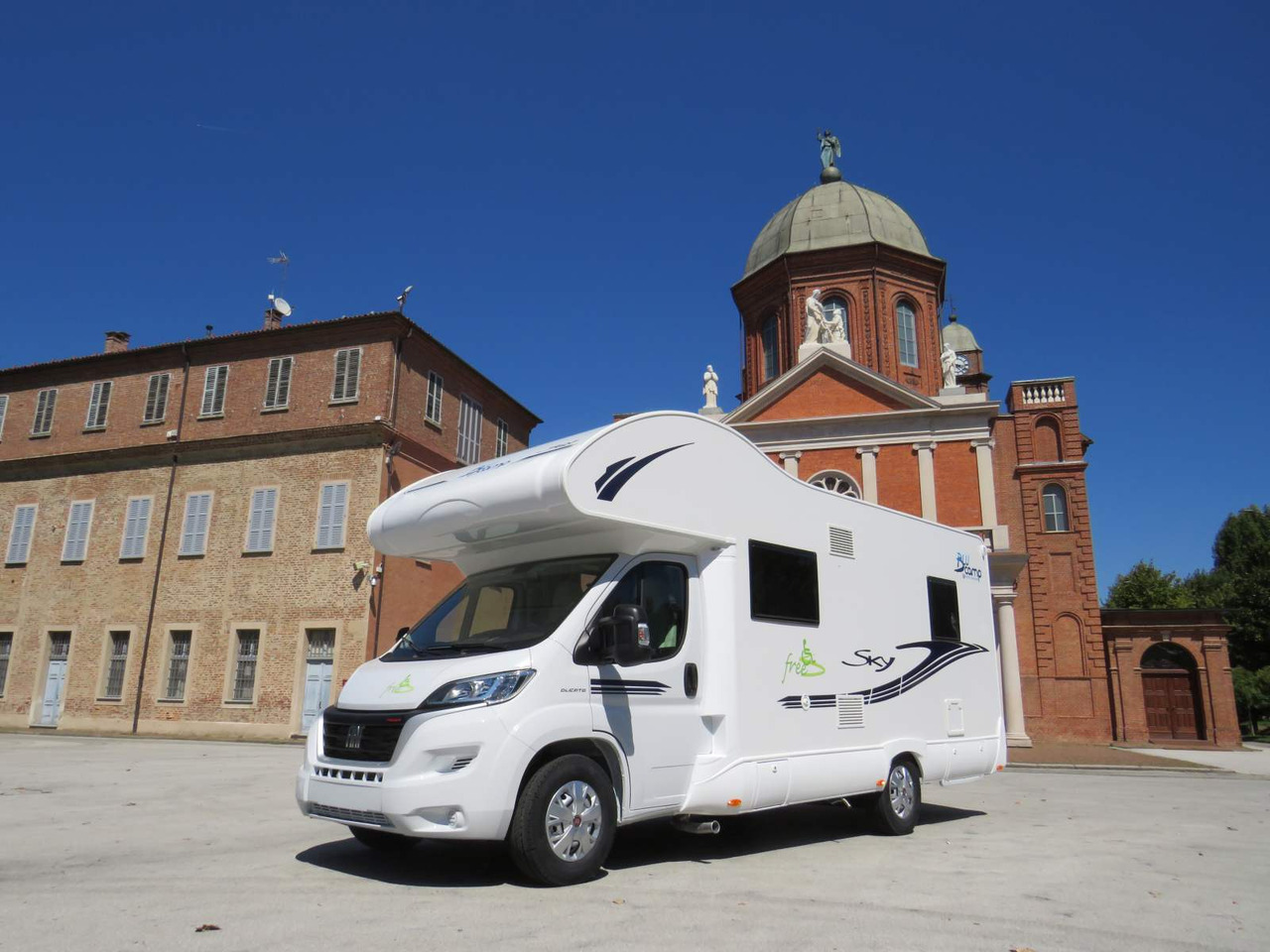 Fiat Ducato RETRACTABLE PLATFORM (300KG CAPACITY) - Matkaauto: pilt 1 Fiat Ducato RETRACTABLE PLATFORM (300KG CAPACITY) - Matkaauto: pilt 1