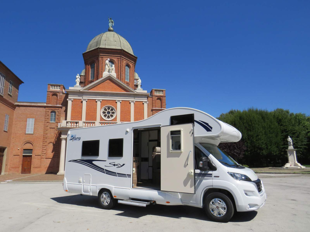 Fiat Ducato RETRACTABLE PLATFORM (300KG CAPACITY) - Matkaauto: pilt 5 Fiat Ducato RETRACTABLE PLATFORM (300KG CAPACITY) - Matkaauto: pilt 5