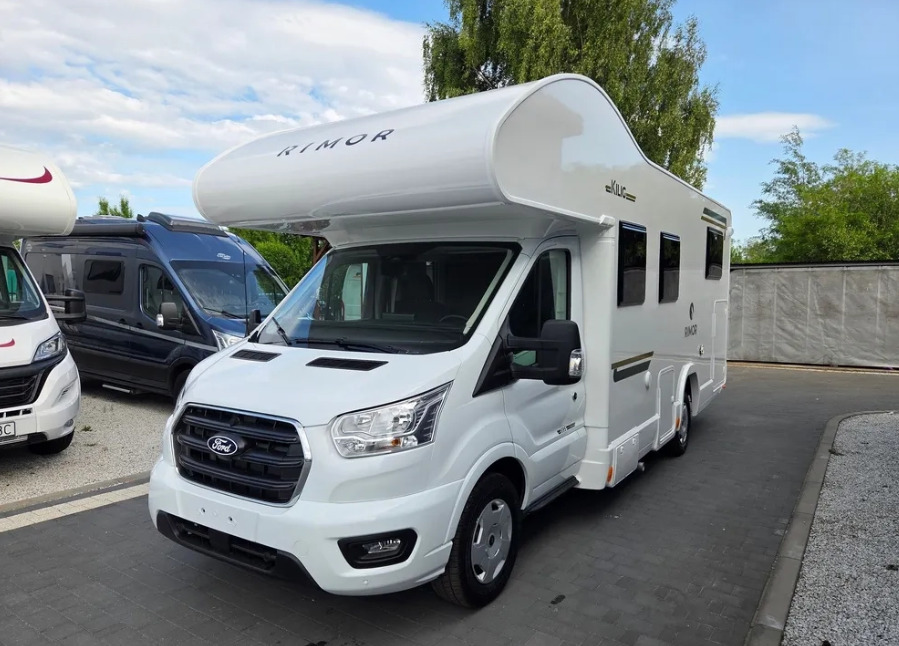 RIMOR Rimor KILIG 695 NEW Retrofitted 5-Passenger Winterized Camera Navigation - Campervan: pilt 2 RIMOR Rimor KILIG 695 NEW Retrofitted 5-Passenger Winterized Camera Navigation - Campervan: pilt 2