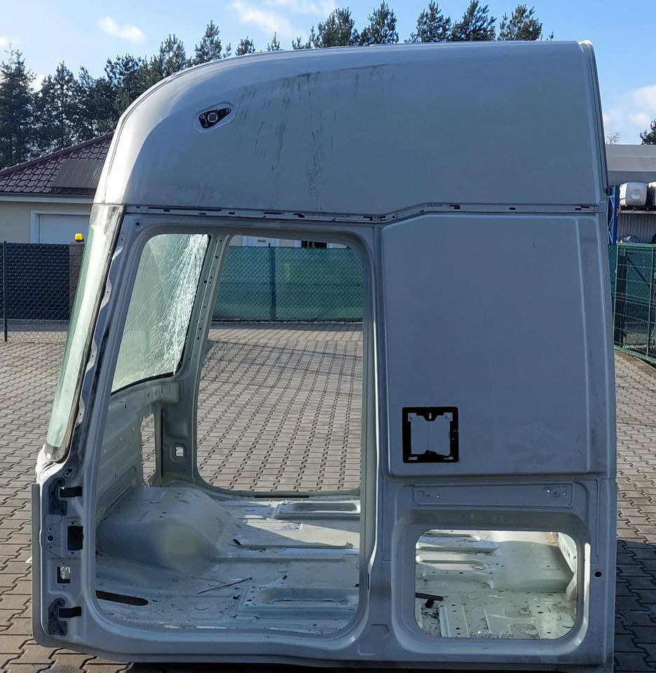 KABINA RENAULT GAMA T WYSOKA 2023R - Kabiin - Veoauto: pilt 2 KABINA RENAULT GAMA T WYSOKA 2023R - Kabiin - Veoauto: pilt 2