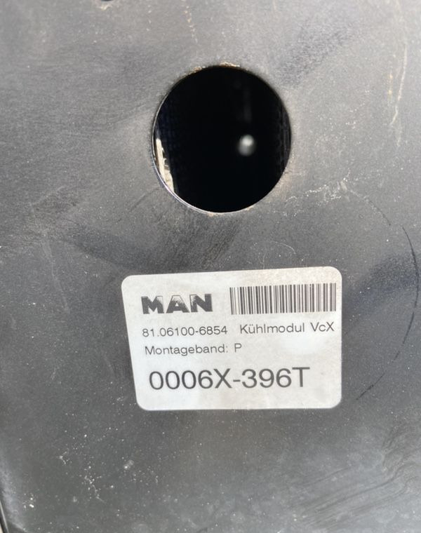 Komplet chłodnic MAN TGX euro 6 chłodnice 90 cm - Radiaator - Auto: pilt 4 Komplet chłodnic MAN TGX euro 6 chłodnice 90 cm - Radiaator - Auto: pilt 4