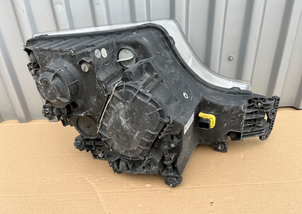 Lampa Mercedes Actros MP4 euro 6 MP 4 reflektor lewy - Tuled/ Valgus - Veoauto: pilt 2 Lampa Mercedes Actros MP4 euro 6 MP 4 reflektor lewy - Tuled/ Valgus - Veoauto: pilt 2