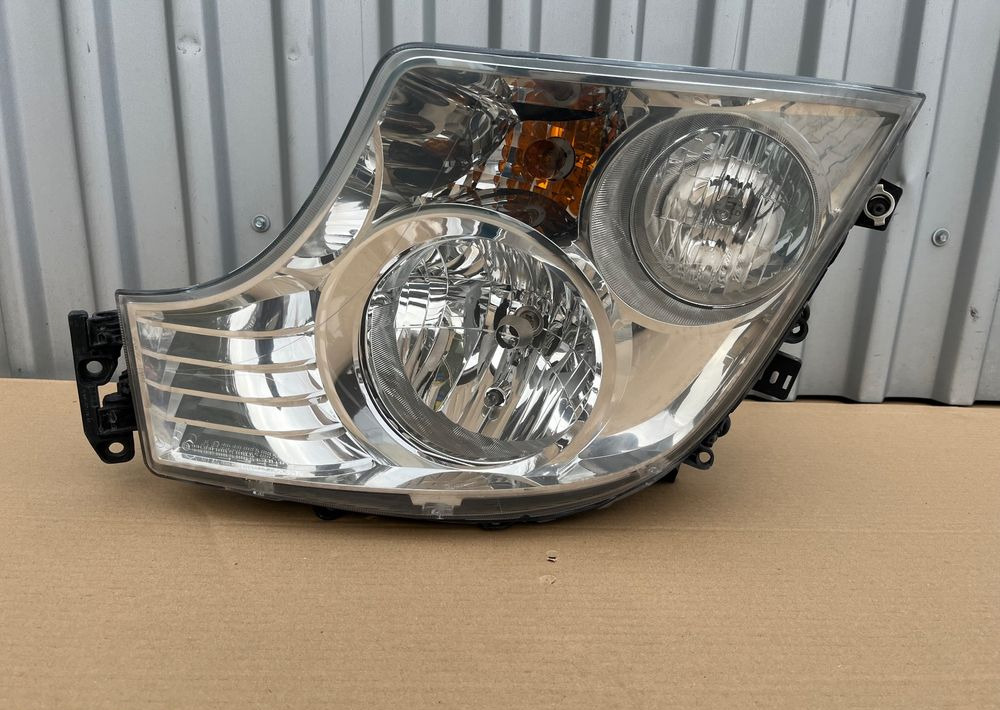 Lampa Mercedes Actros MP4 euro 6 MP 4 reflektor lewy - Tuled/ Valgus - Veoauto: pilt 1 Lampa Mercedes Actros MP4 euro 6 MP 4 reflektor lewy - Tuled/ Valgus - Veoauto: pilt 1