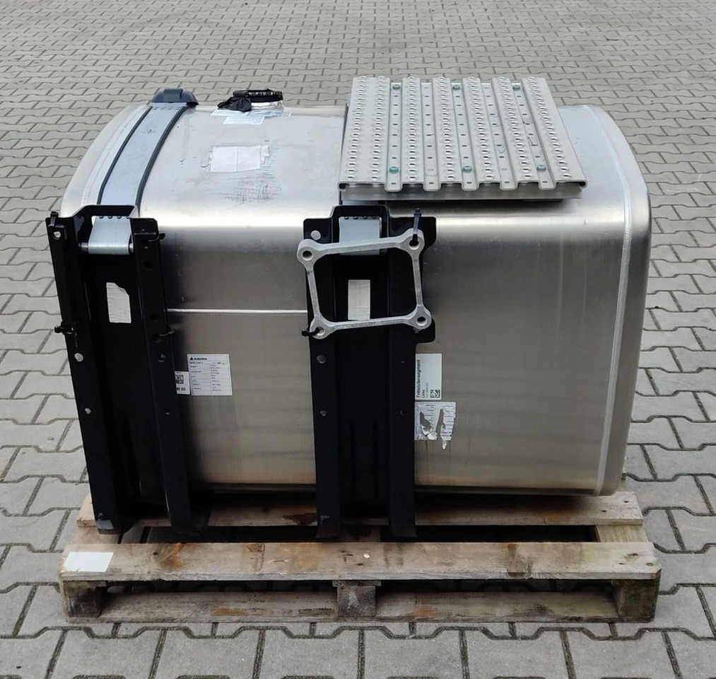 MAN TG3 TGX TGS ZBIORNIK PALIWA KOMPLETNY 460L NOWY - Kütusepaak - Veoauto: pilt 2 MAN TG3 TGX TGS ZBIORNIK PALIWA KOMPLETNY 460L NOWY - Kütusepaak - Veoauto: pilt 2